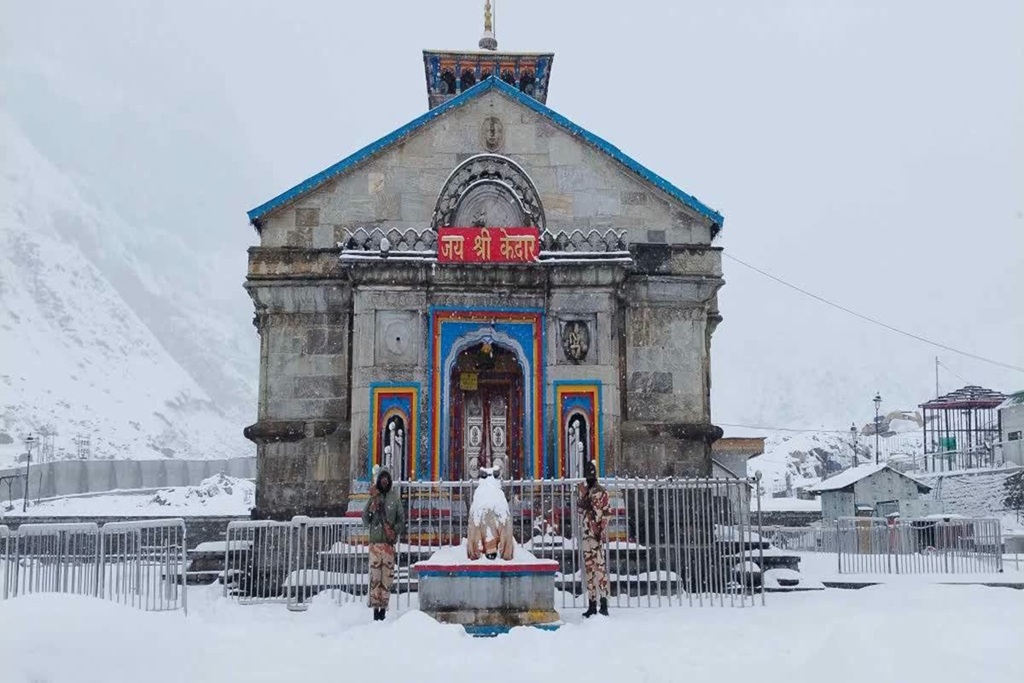 Kedarnath Temple in Winters